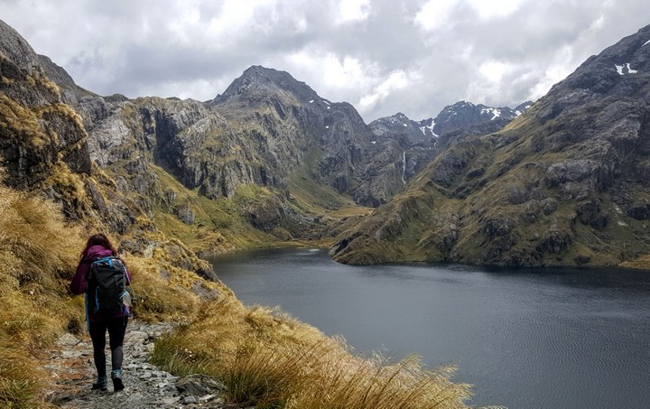 Climbing to the Harris pass
